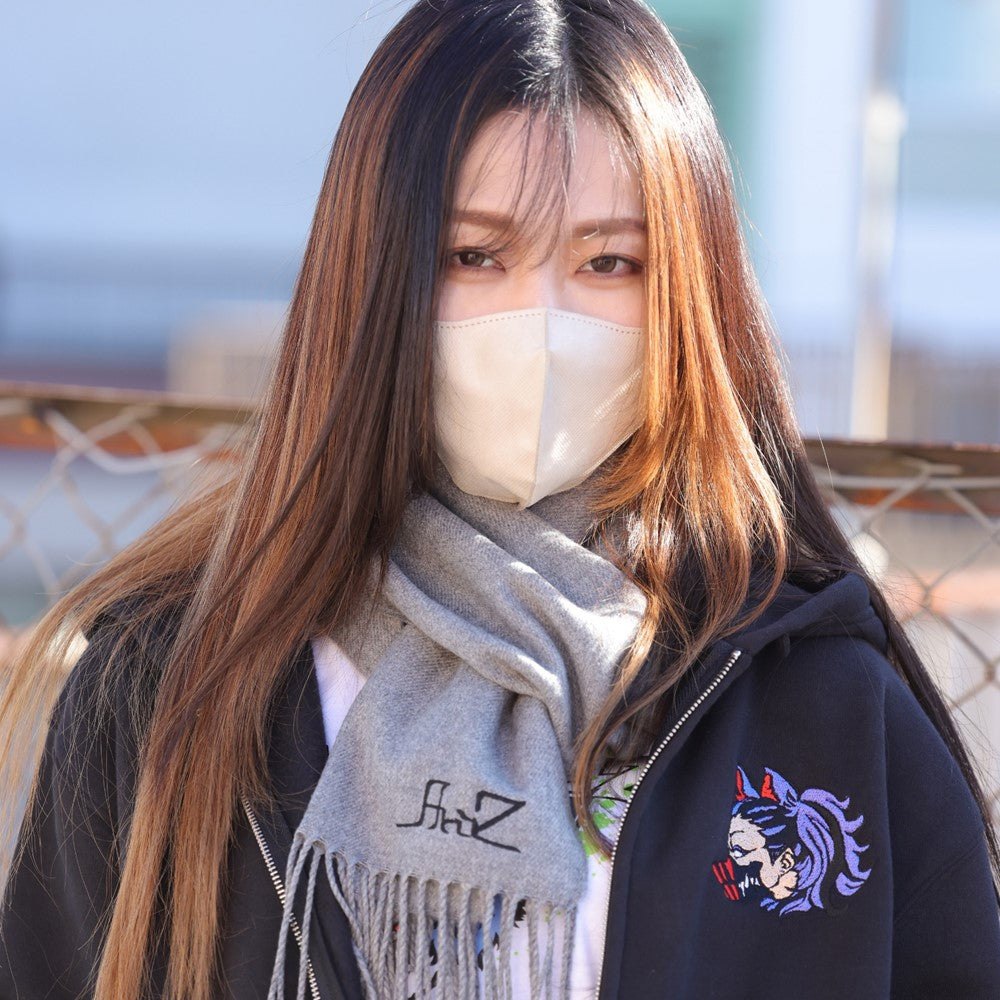 AriZ logo embroidered scarf 