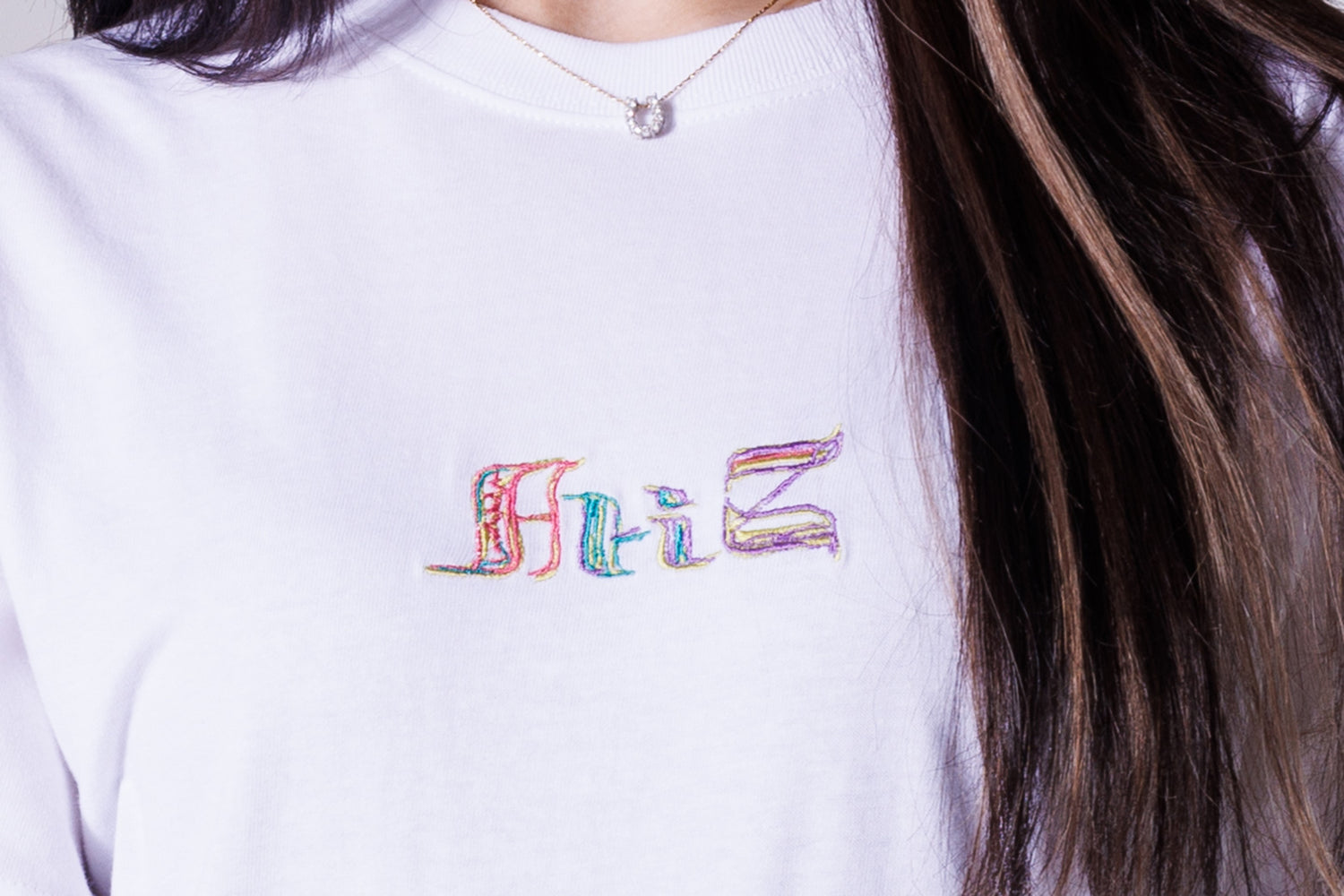 colorful logo embroidery T-shirt