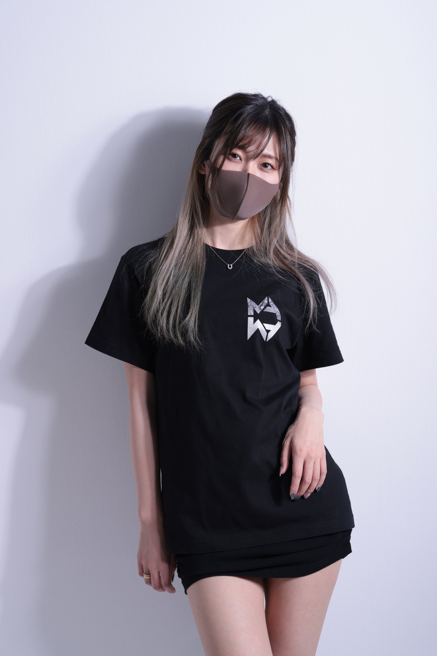 chest logo t-shirt