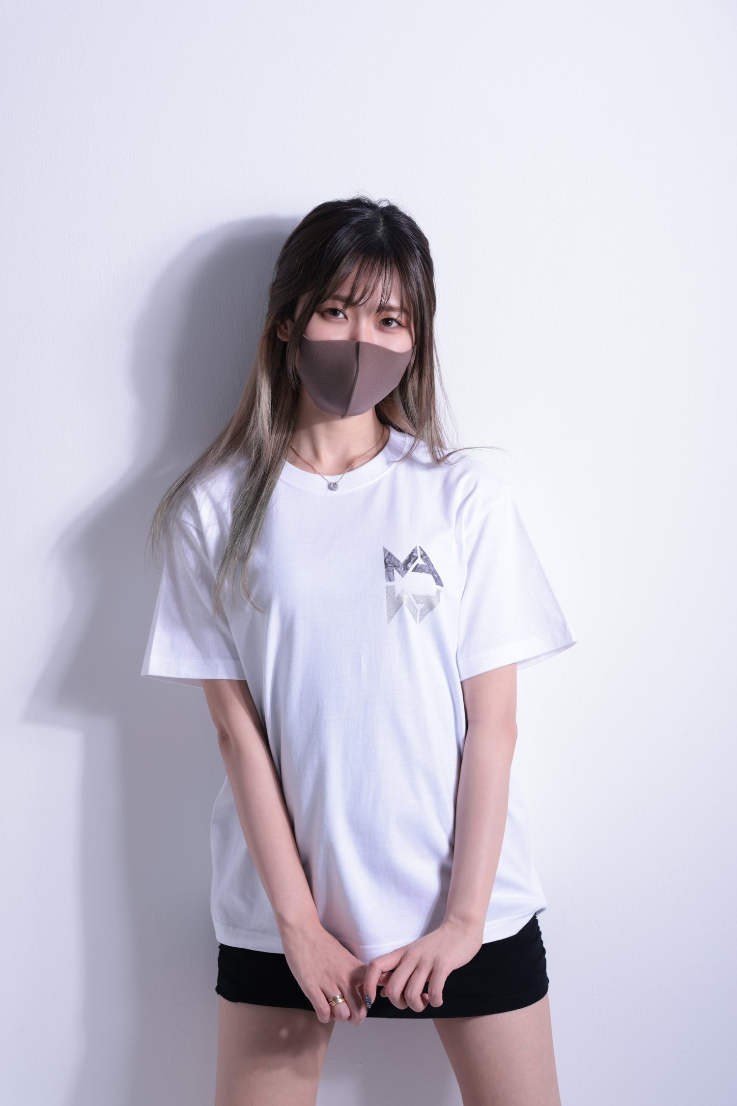 chest logo t-shirt